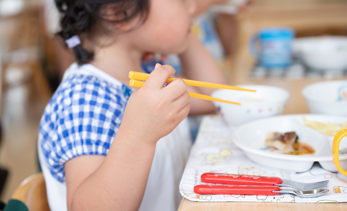 幼稚園・保育園・幼児教室での箸の指導